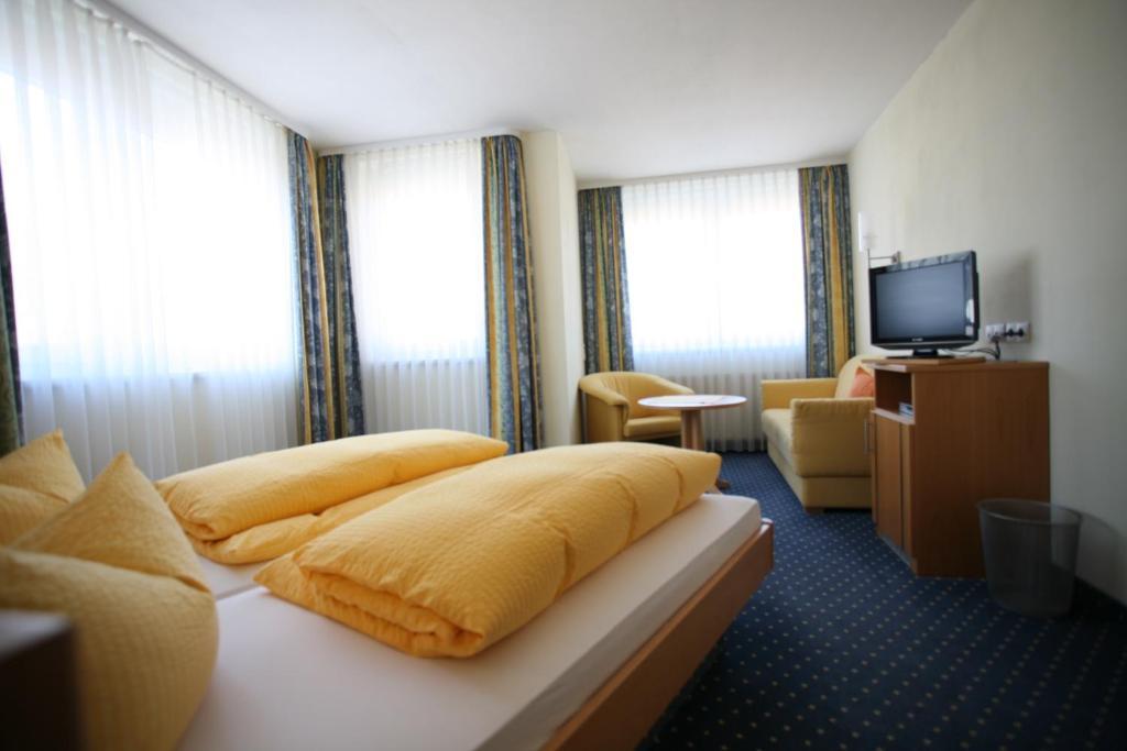 Hotel Linde Pfalz Silz  Zimmer foto